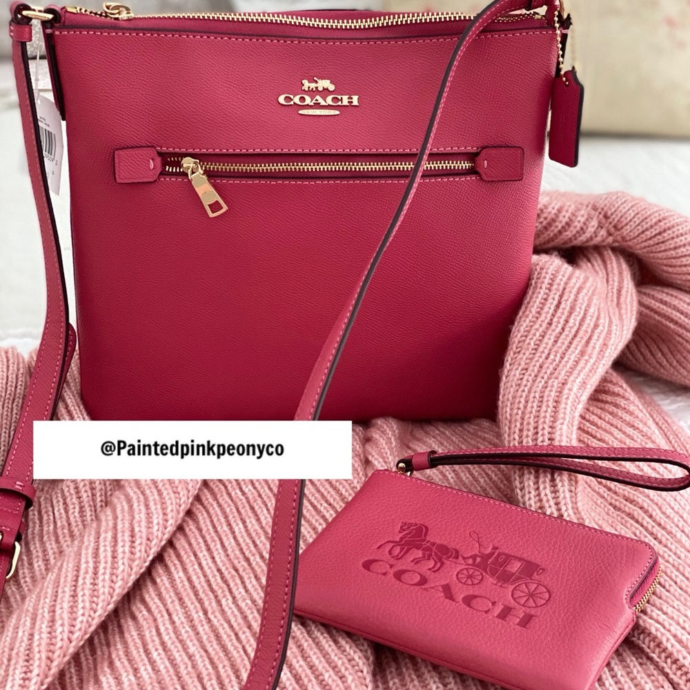 🆕 COACH | Rowan File Bag Gold/Strawberry Haze & Small Wristlet
